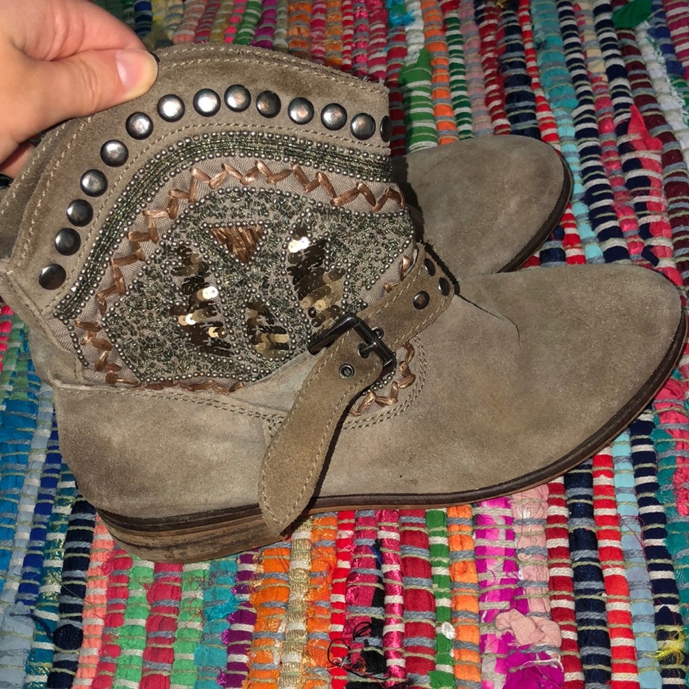 Ankle boots